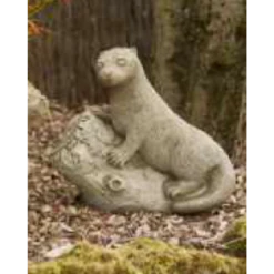 Border Stoneware Otter On Log