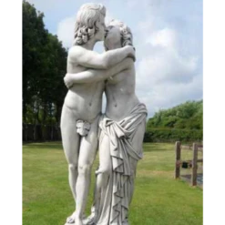 Border Stoneware Lovers Statue