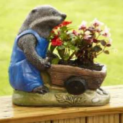 Border Stoneware Badger And Barrow