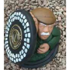 Border Stoneware Man Hole