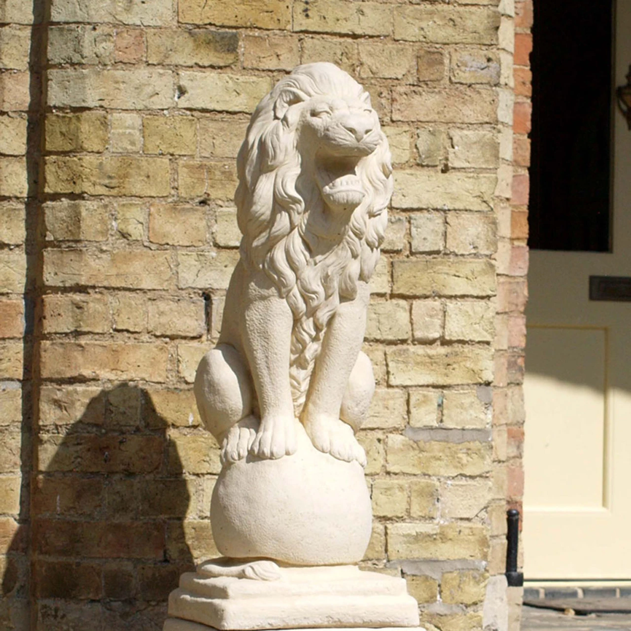 Heritage Lion Statue - White